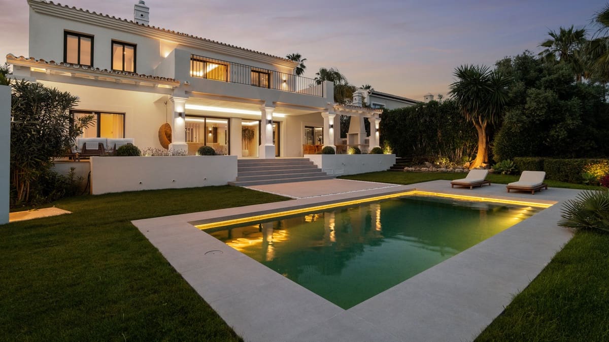 5 bedroom Villa for sale in Nueva Andalucia - € 4,695,000 (Ref: 9544505)