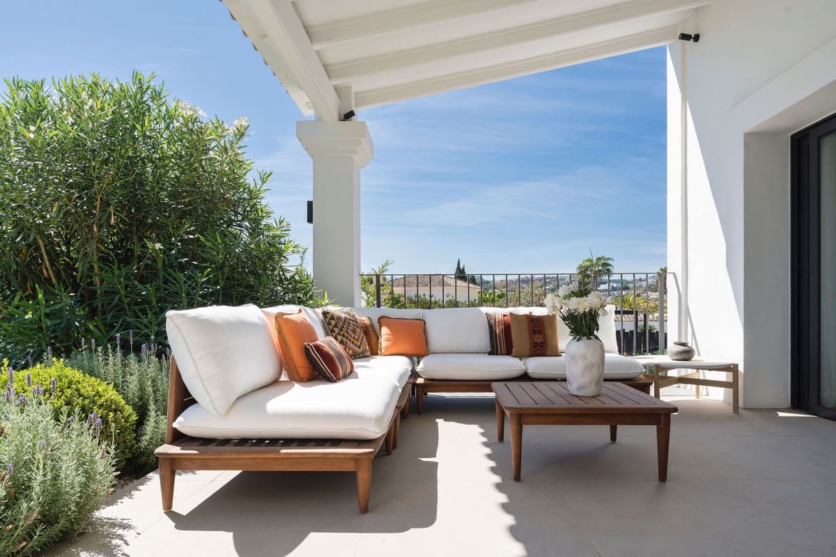 5 bedroom Villa for sale in Nueva Andalucia - € 4,395,000 (Ref: 9544505)