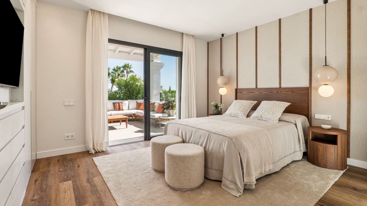 5 bedroom Villa for sale in Nueva Andalucia - € 4,395,000 (Ref: 9544505)