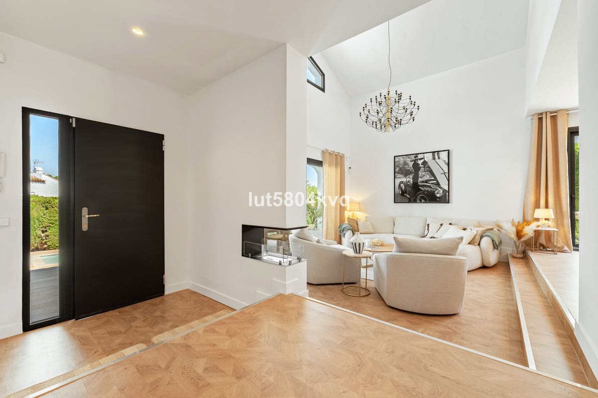 4 slaapkamer Villa te koop in Nueva Andalucia - € 2.700.000 (Ref: 9544506)