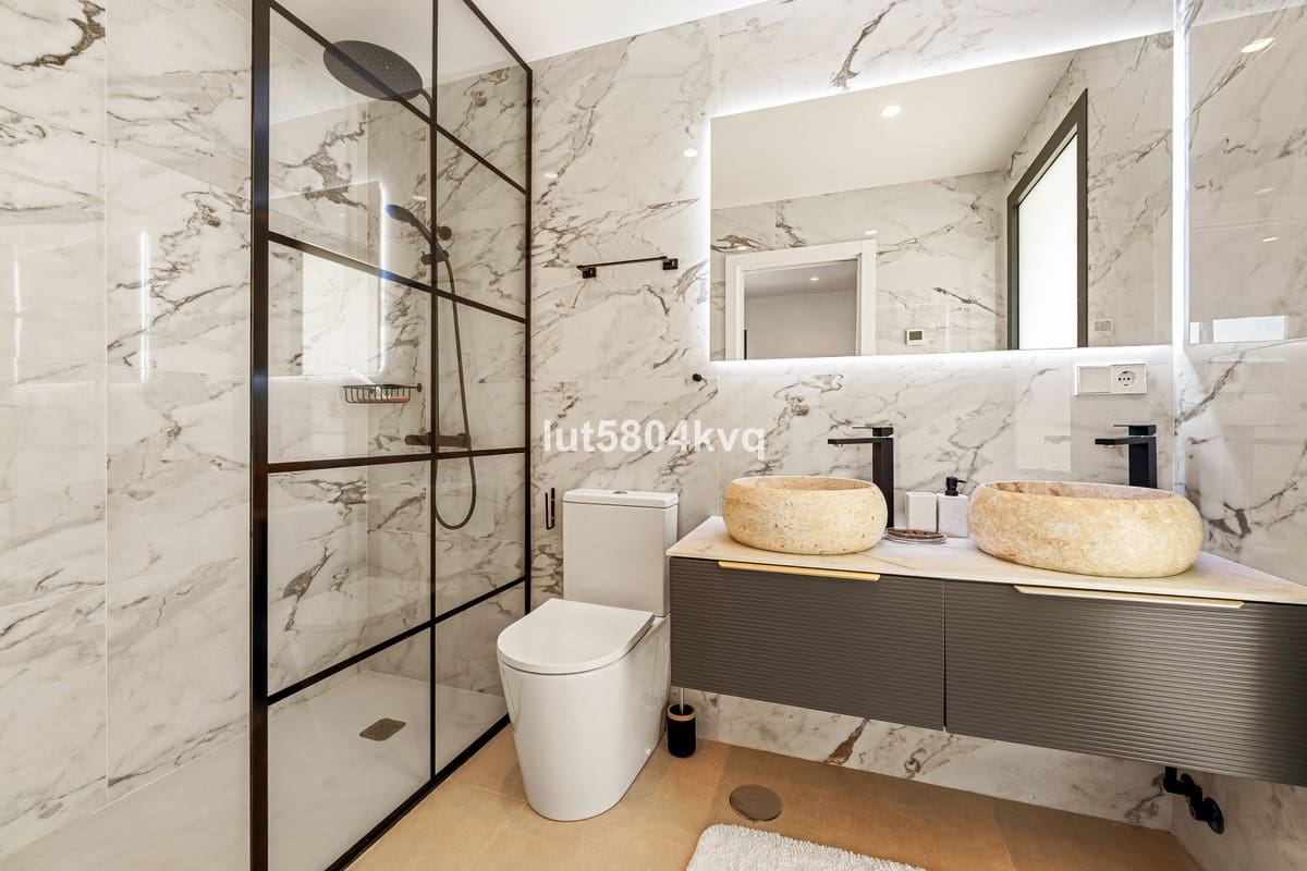 4 slaapkamer Villa te koop in Nueva Andalucia - € 2.700.000 (Ref: 9544506)