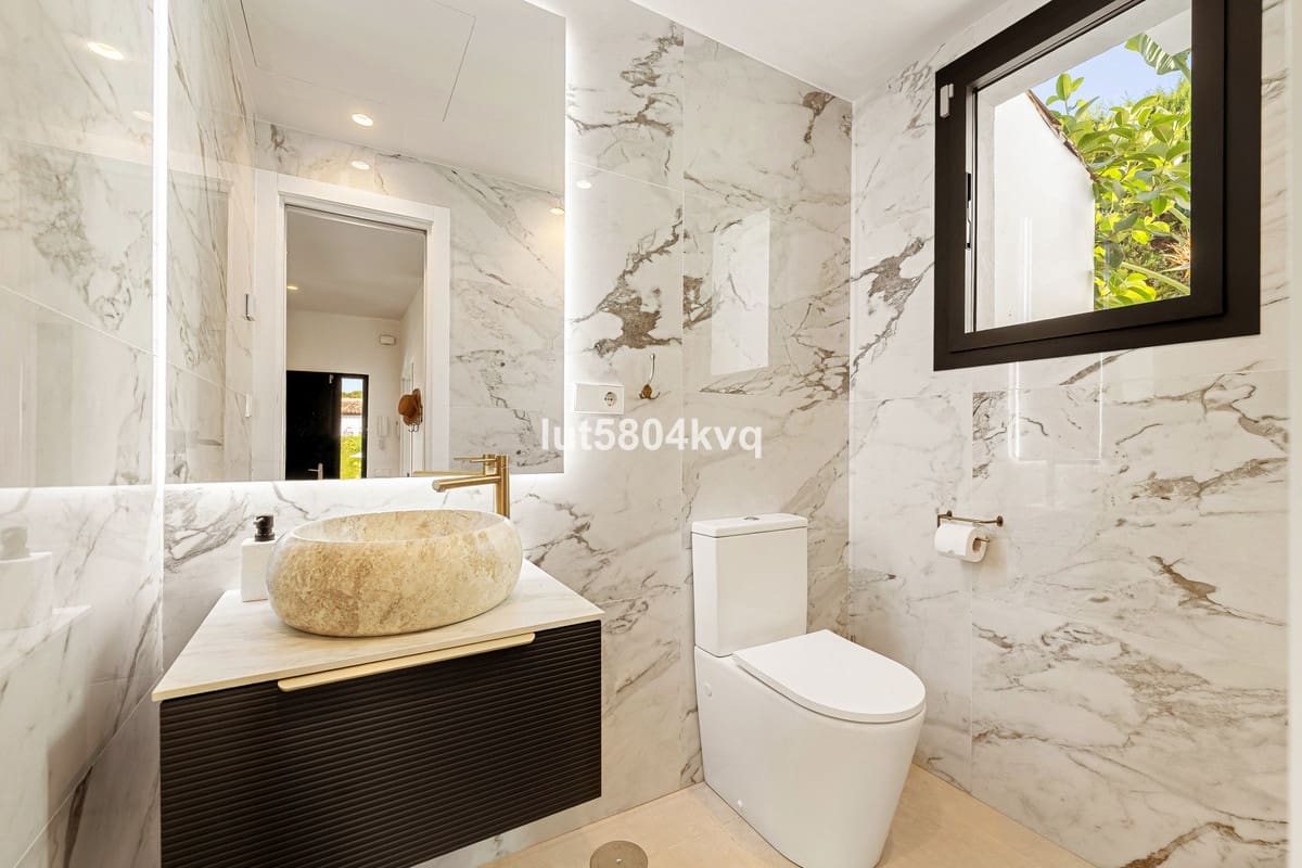 4 slaapkamer Villa te koop in Nueva Andalucia - € 2.700.000 (Ref: 9544506)