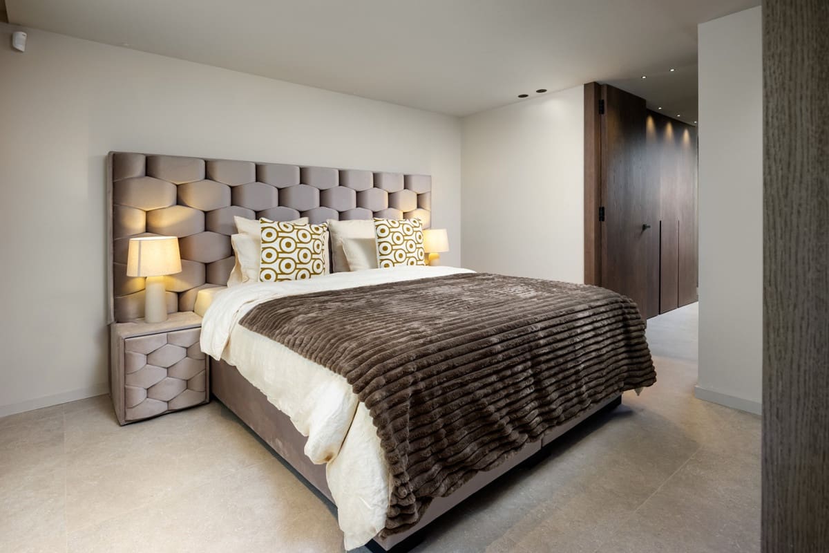 Chalet de 5 habitaciones en Nueva Andalucia en venta - 4.695.000 € (Ref: 9544507)