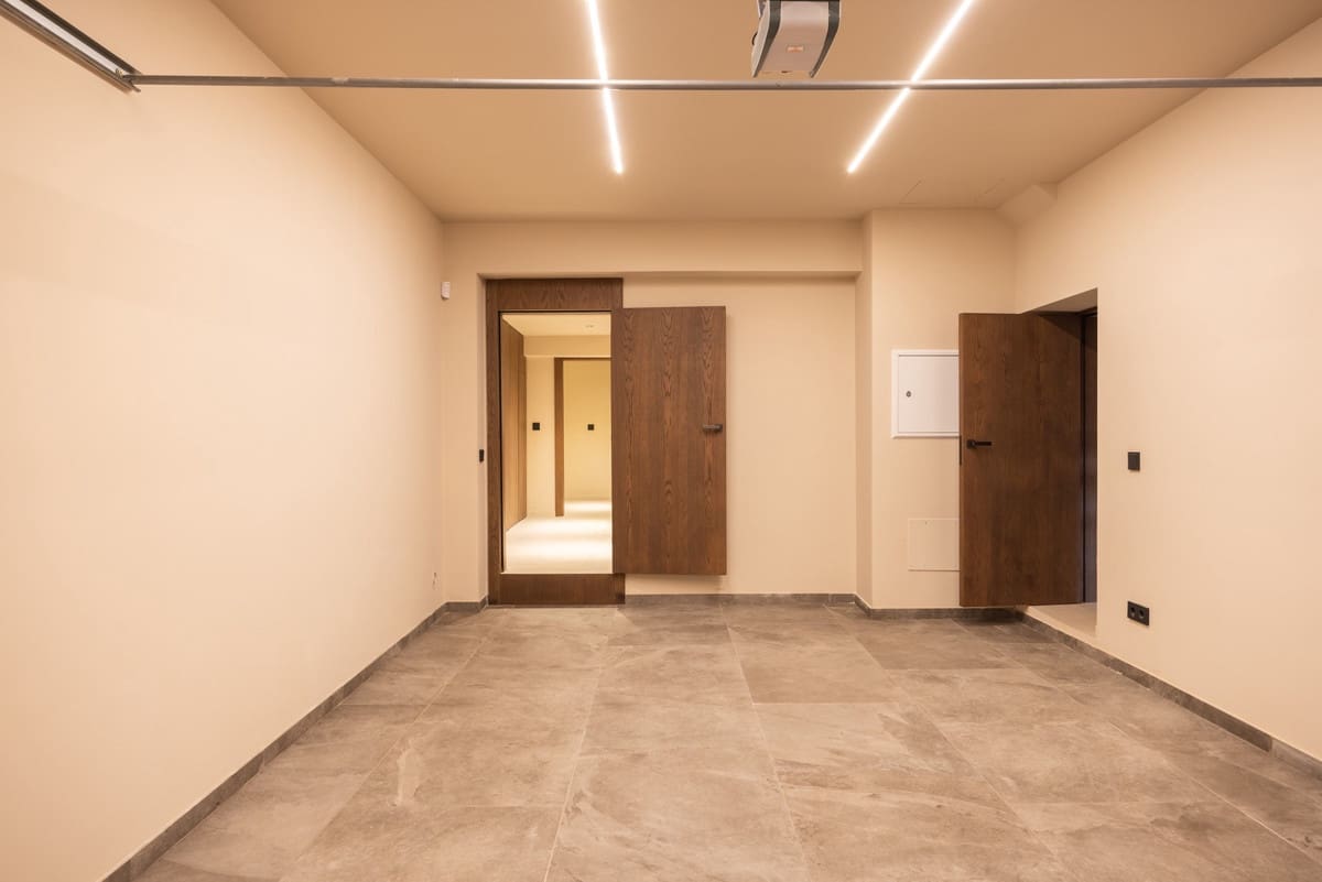 Chalet de 5 habitaciones en Nueva Andalucia en venta - 4.695.000 € (Ref: 9544507)