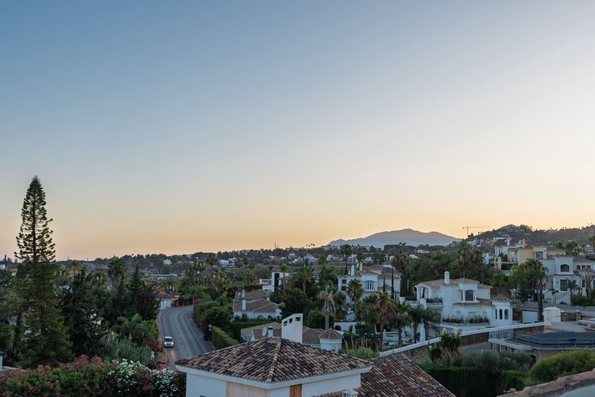 Chalet de 5 habitaciones en Nueva Andalucia en venta - 4.695.000 € (Ref: 9544507)