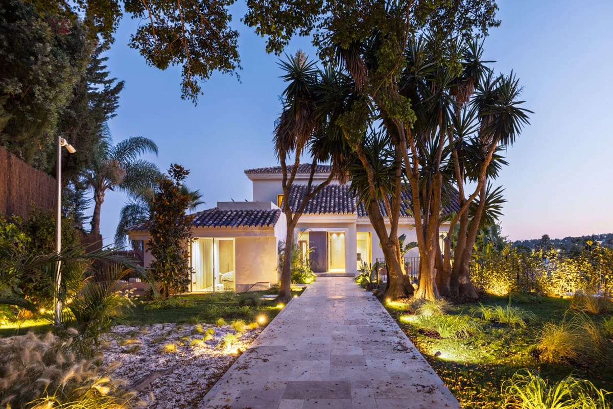 Chalet de 5 habitaciones en Nueva Andalucia en venta - 4.695.000 € (Ref: 9544507)