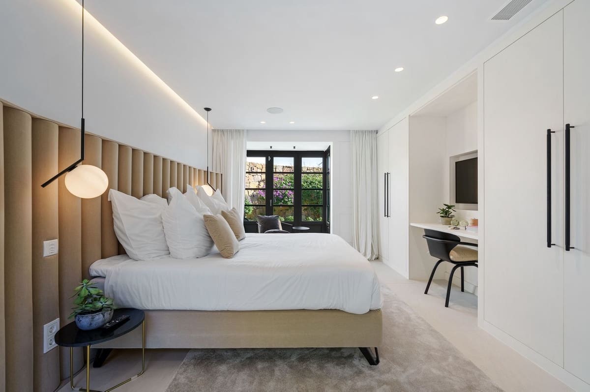 Chalet de 5 habitaciones en Nueva Andalucia en venta con garaje - 11.950.000 € (Ref: 9544508)