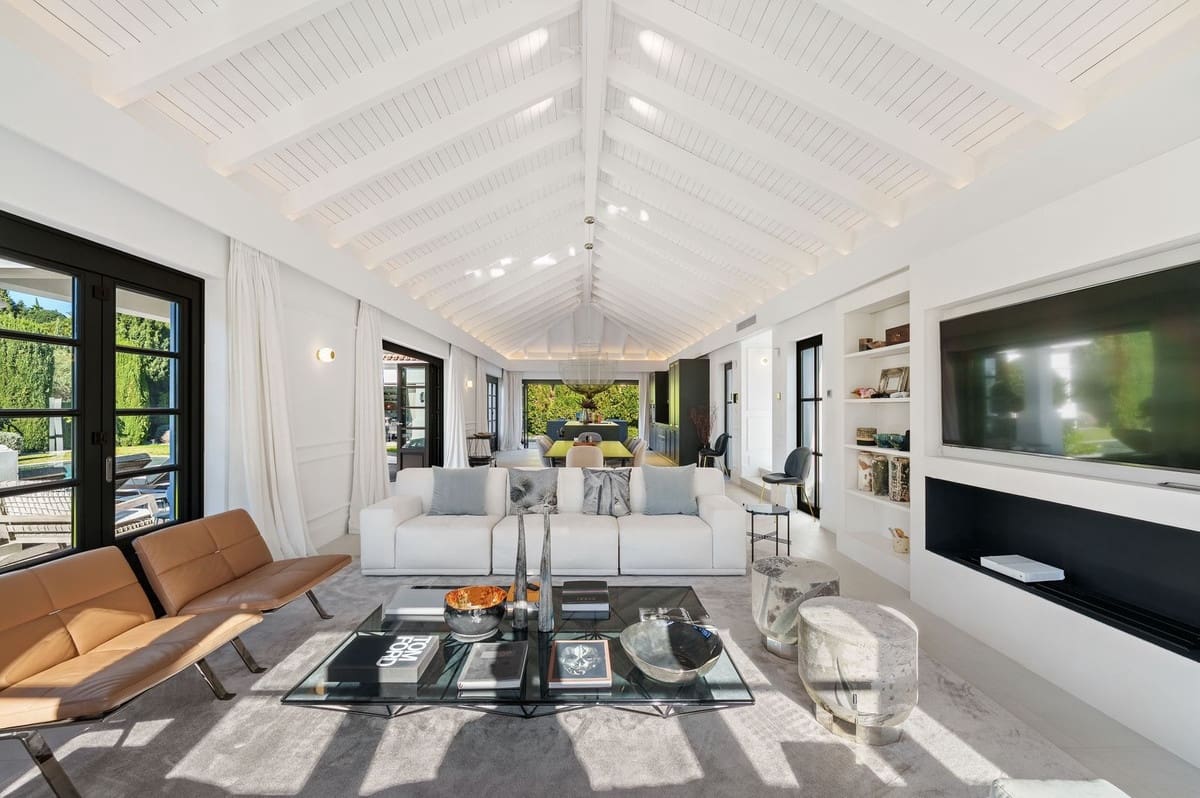 Chalet de 5 habitaciones en Nueva Andalucia en venta con garaje - 11.950.000 € (Ref: 9544508)