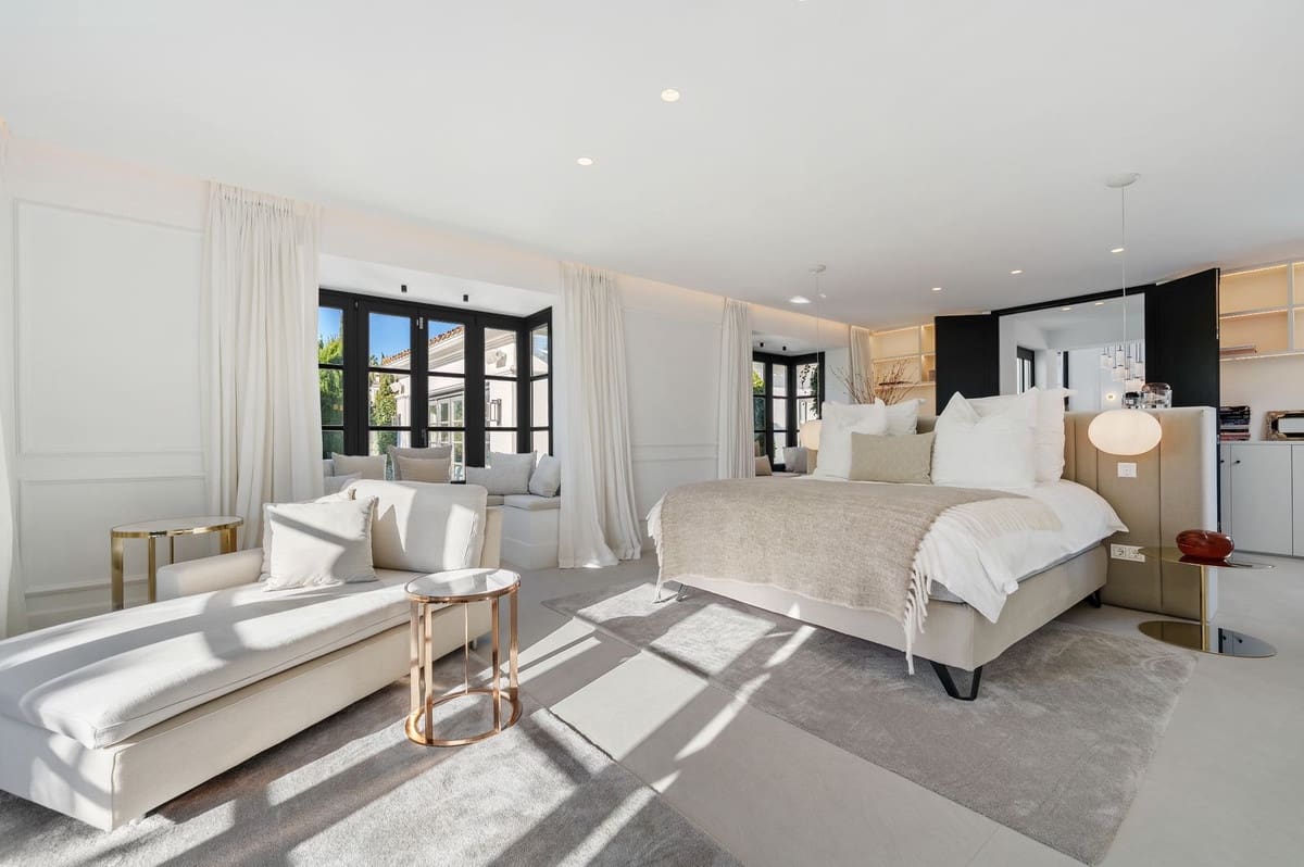 Chalet de 5 habitaciones en Nueva Andalucia en venta con garaje - 11.950.000 € (Ref: 9544508)