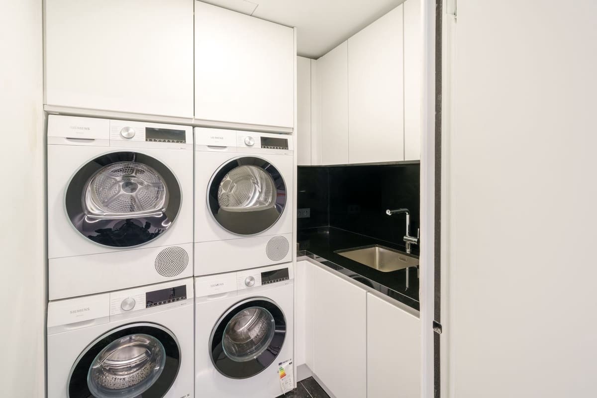 5 bedroom Villa for sale in Nueva Andalucia - € 8,300,000 (Ref: 9544509)