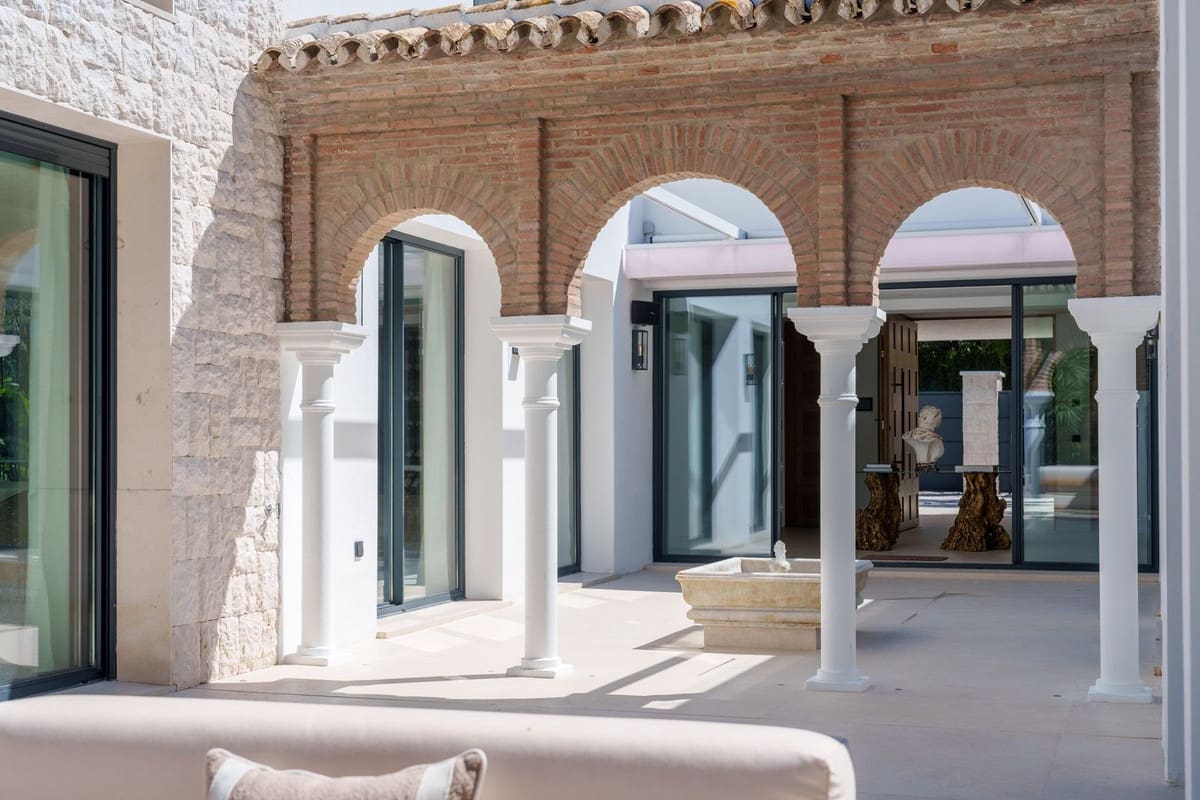 5 soverom Villa til salgs i Nueva Andalucia - € 7 800 000 (Ref: 9544509)