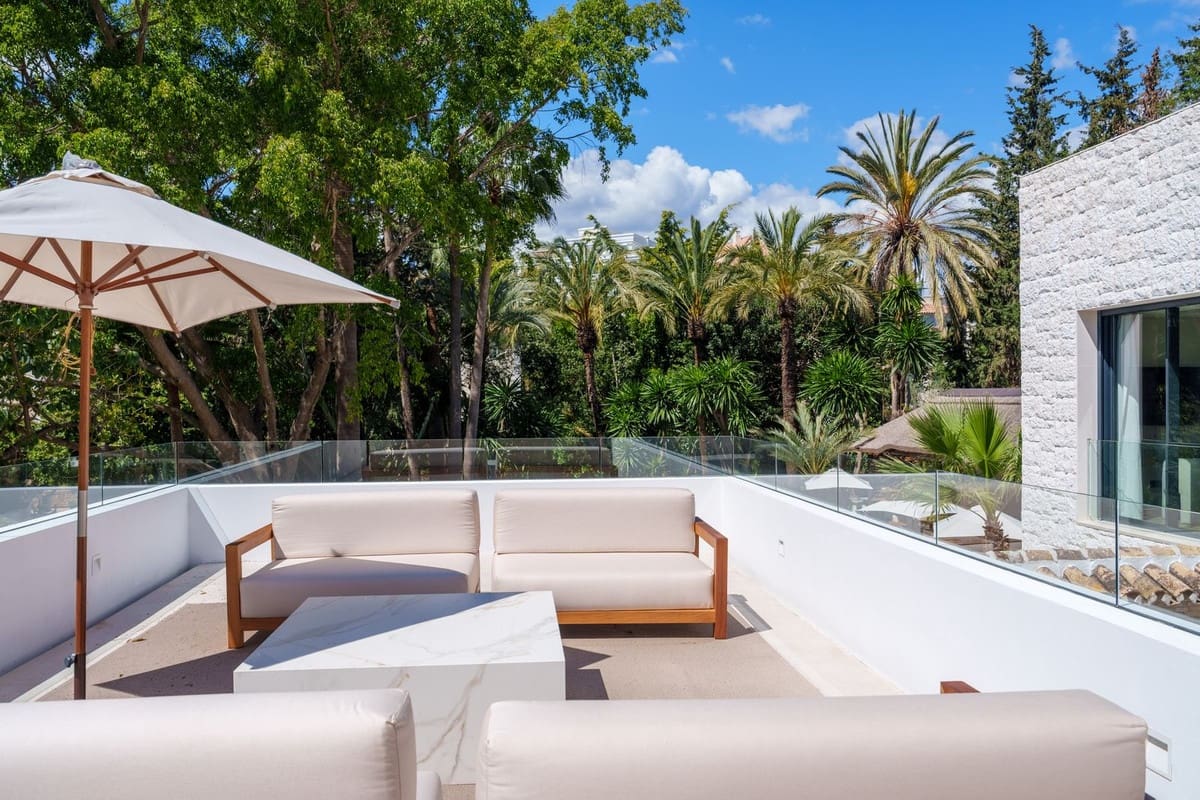 5 soverom Villa til salgs i Nueva Andalucia - € 7 800 000 (Ref: 9544509)