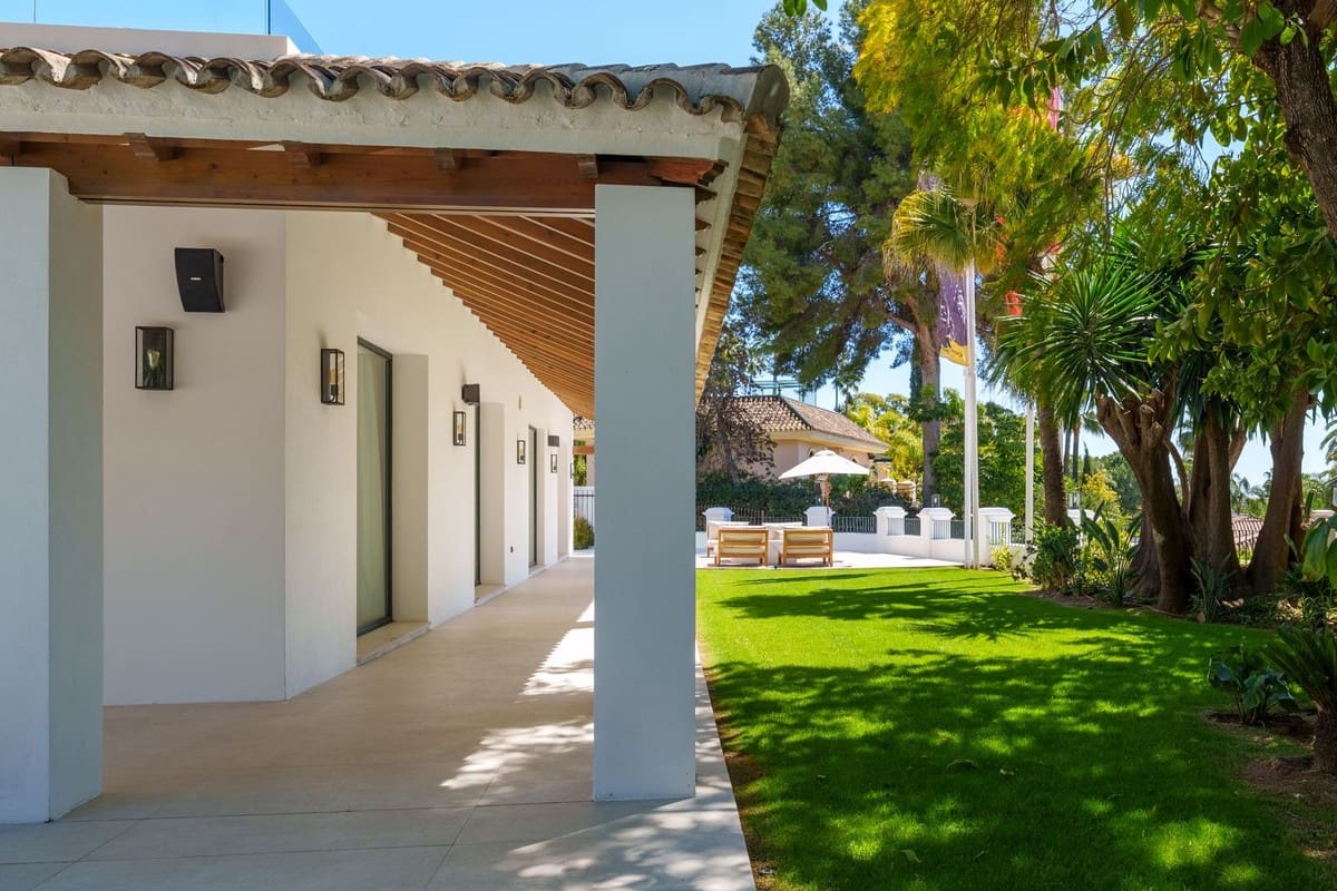 5 soverom Villa til salgs i Nueva Andalucia - € 7 800 000 (Ref: 9544509)