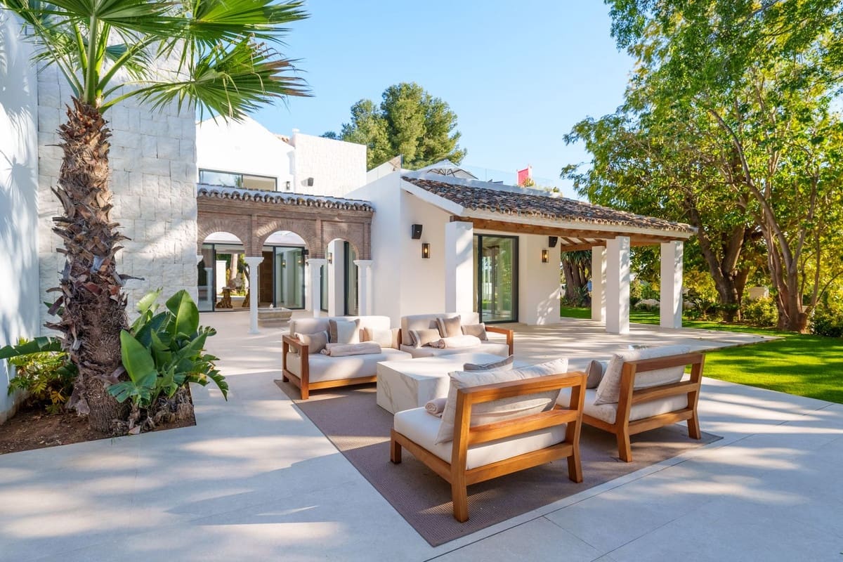 5 soverom Villa til salgs i Nueva Andalucia - € 7 800 000 (Ref: 9544509)