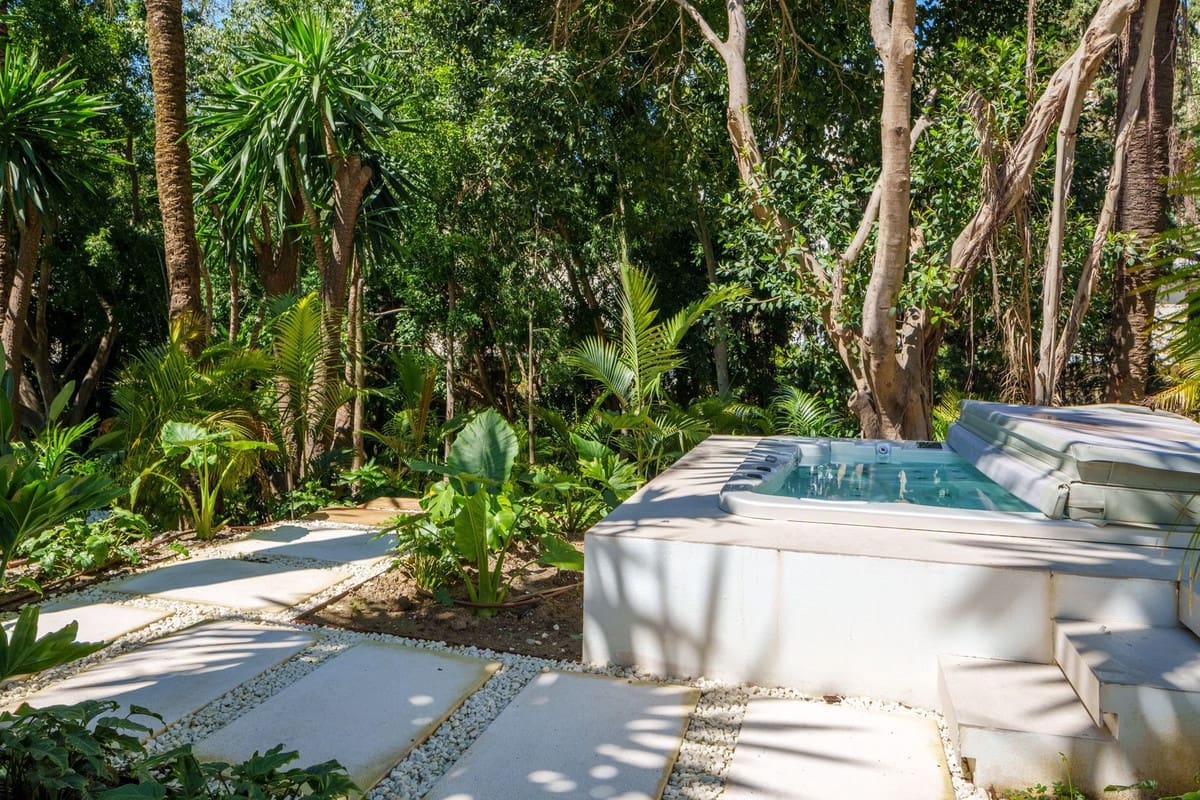 5 soverom Villa til salgs i Nueva Andalucia - € 7 800 000 (Ref: 9544509)