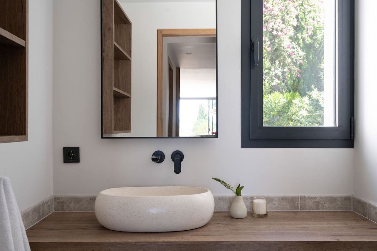 4 bedroom Villa for sale in Nueva Andalucia - € 2,795,000 (Ref: 9544510)