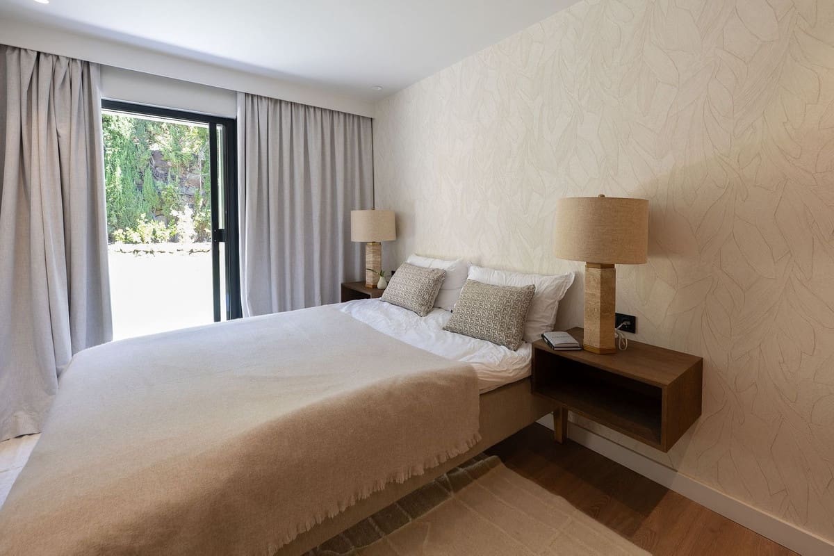 4 bedroom Villa for sale in Nueva Andalucia - € 2,795,000 (Ref: 9544510)