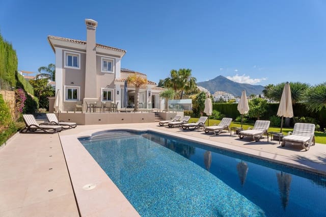 6 bedroom Villa for sale in Nueva Andalucia, Marbella with garage - € 3,650,000 (Ref: 9544511)