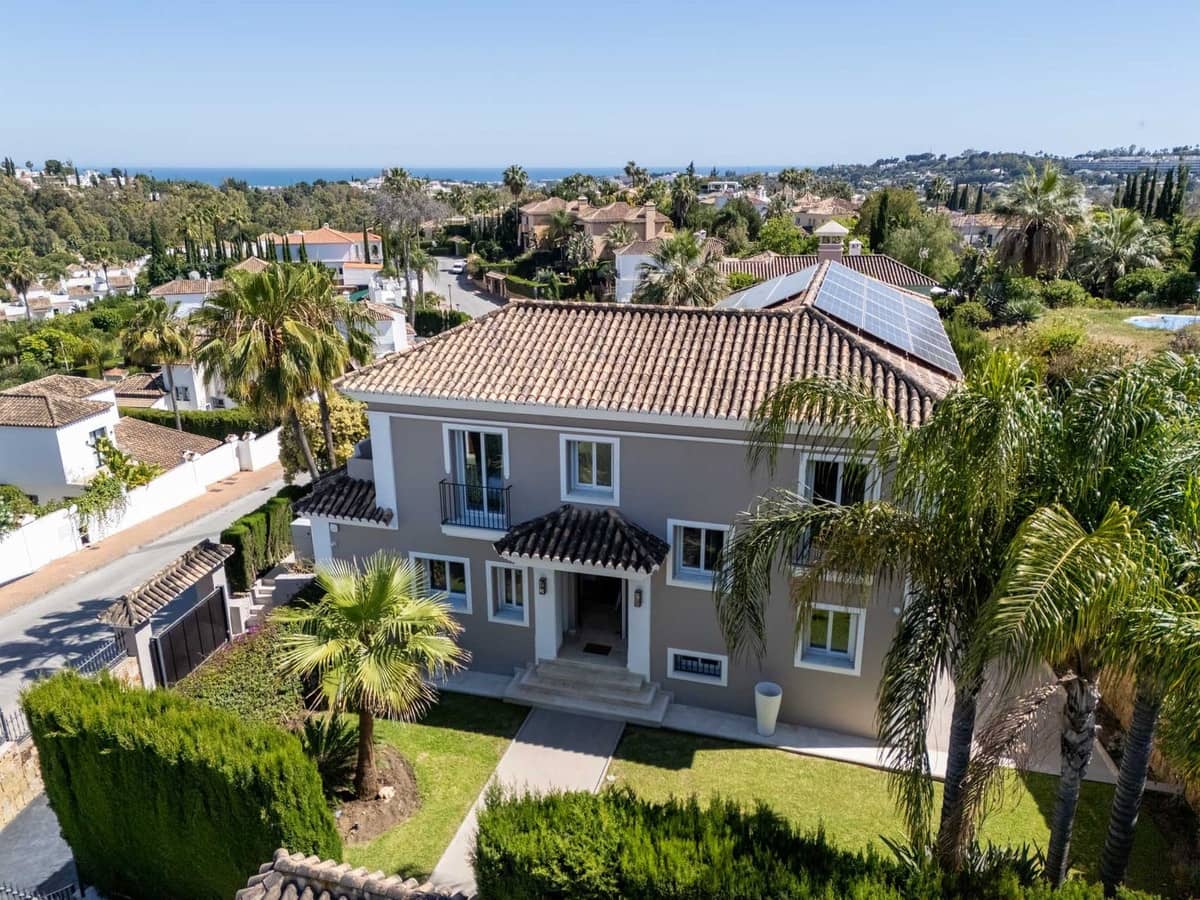 6 sovrum Villa till salu i Nueva Andalucia med garage - 3 650 000 € (Ref: 9544511)