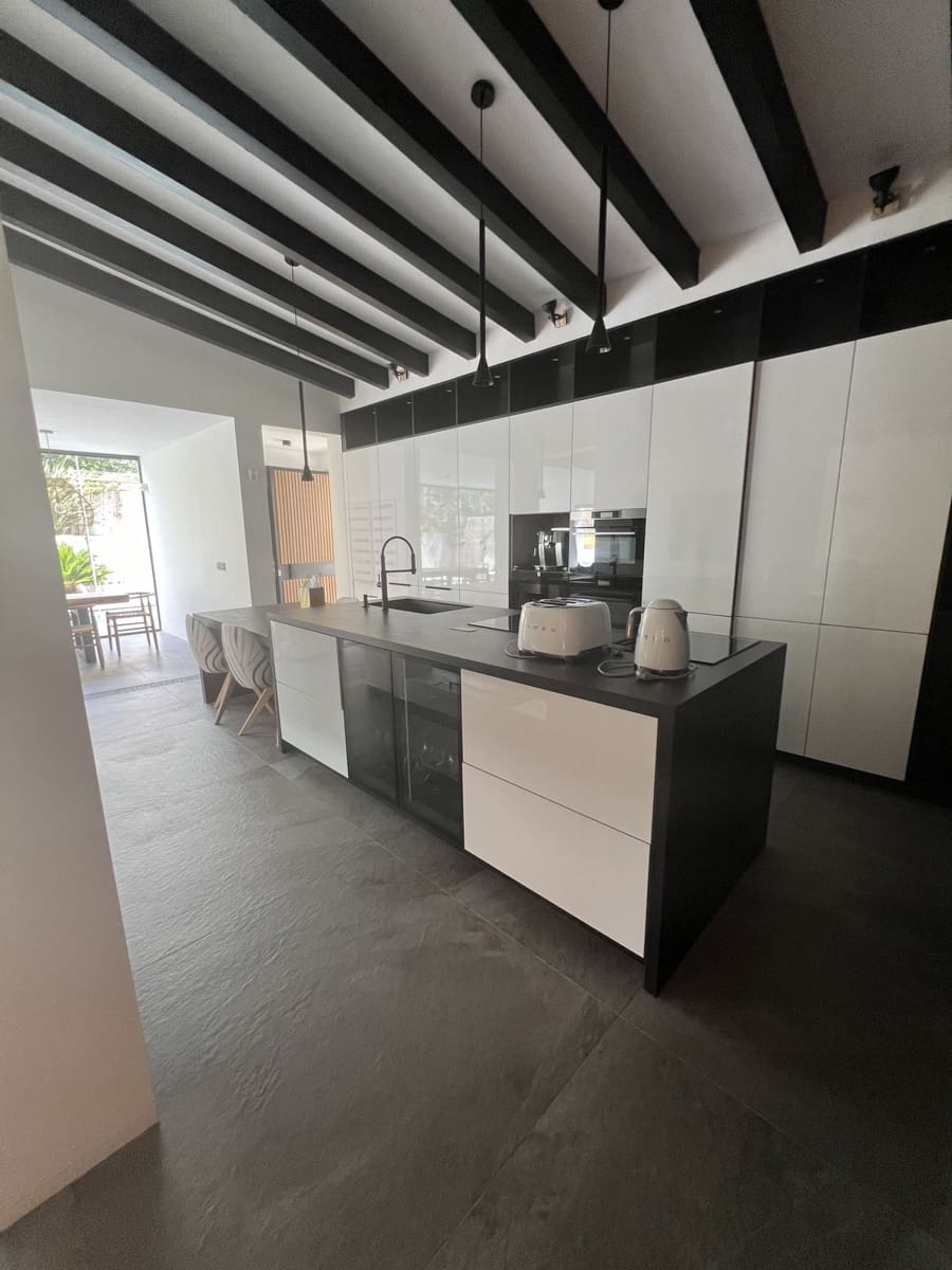 4 slaapkamer Villa te koop in Nueva Andalucia - € 1.595.000 (Ref: 9544513)