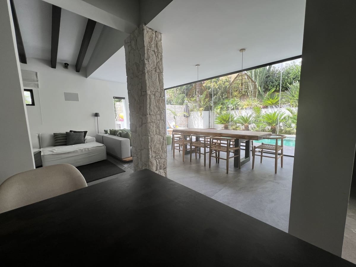 4 slaapkamer Villa te koop in Nueva Andalucia - € 1.595.000 (Ref: 9544513)