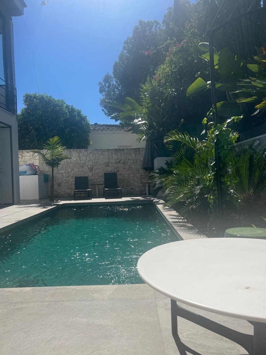 4 slaapkamer Villa te koop in Nueva Andalucia - € 1.595.000 (Ref: 9544513)