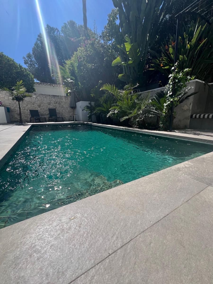 4 slaapkamer Villa te koop in Nueva Andalucia - € 1.595.000 (Ref: 9544513)