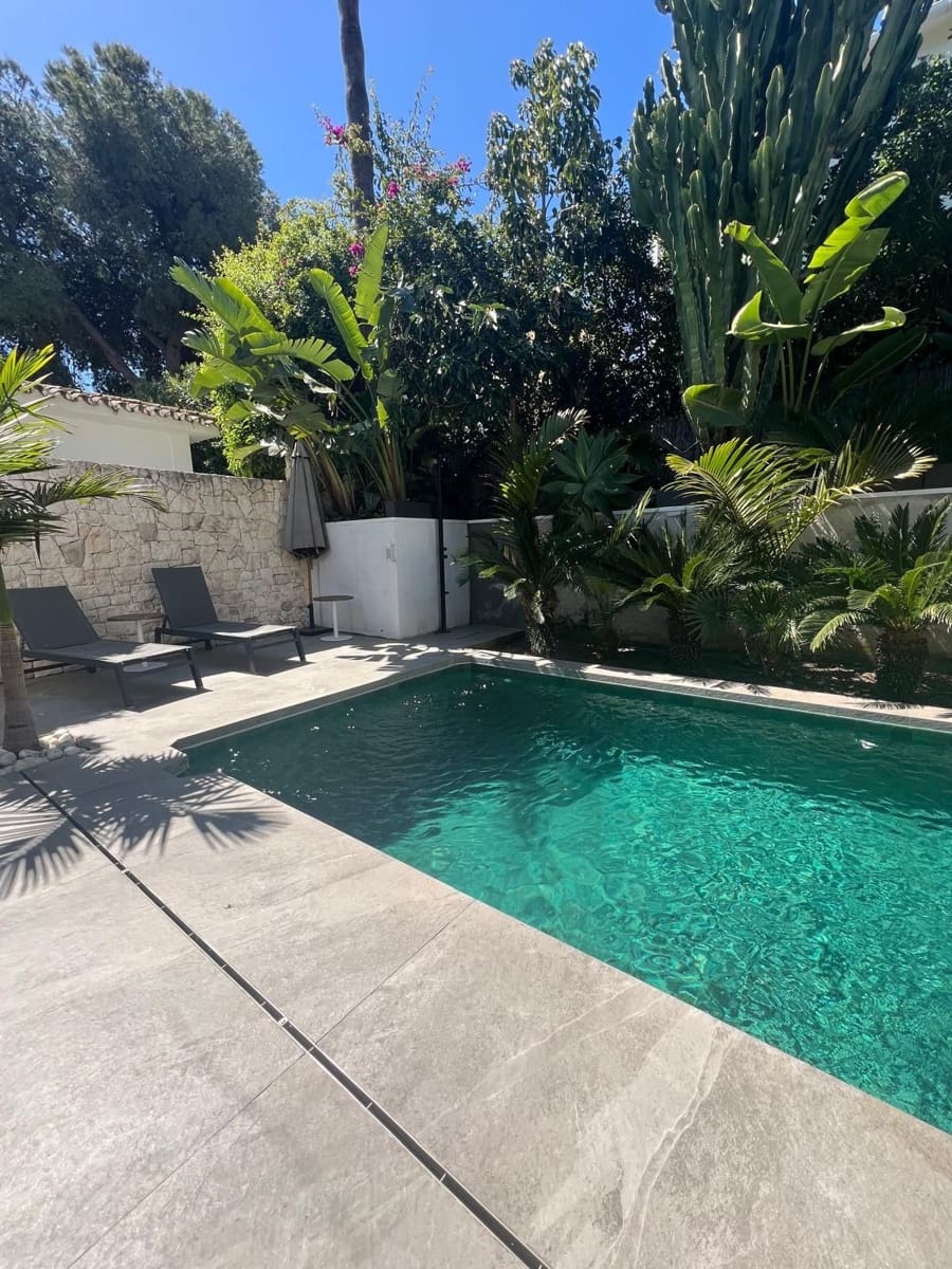 4 slaapkamer Villa te koop in Nueva Andalucia - € 1.595.000 (Ref: 9544513)