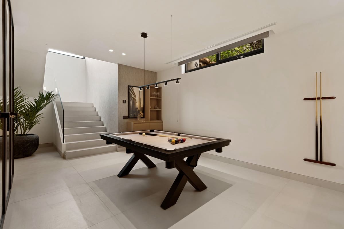 5 soverom Villa til salgs i Nueva Andalucia - € 5 995 000 (Ref: 9544515)