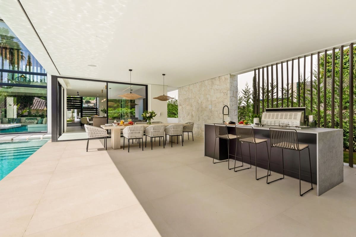 5 soverom Villa til salgs i Nueva Andalucia - € 5 995 000 (Ref: 9544515)