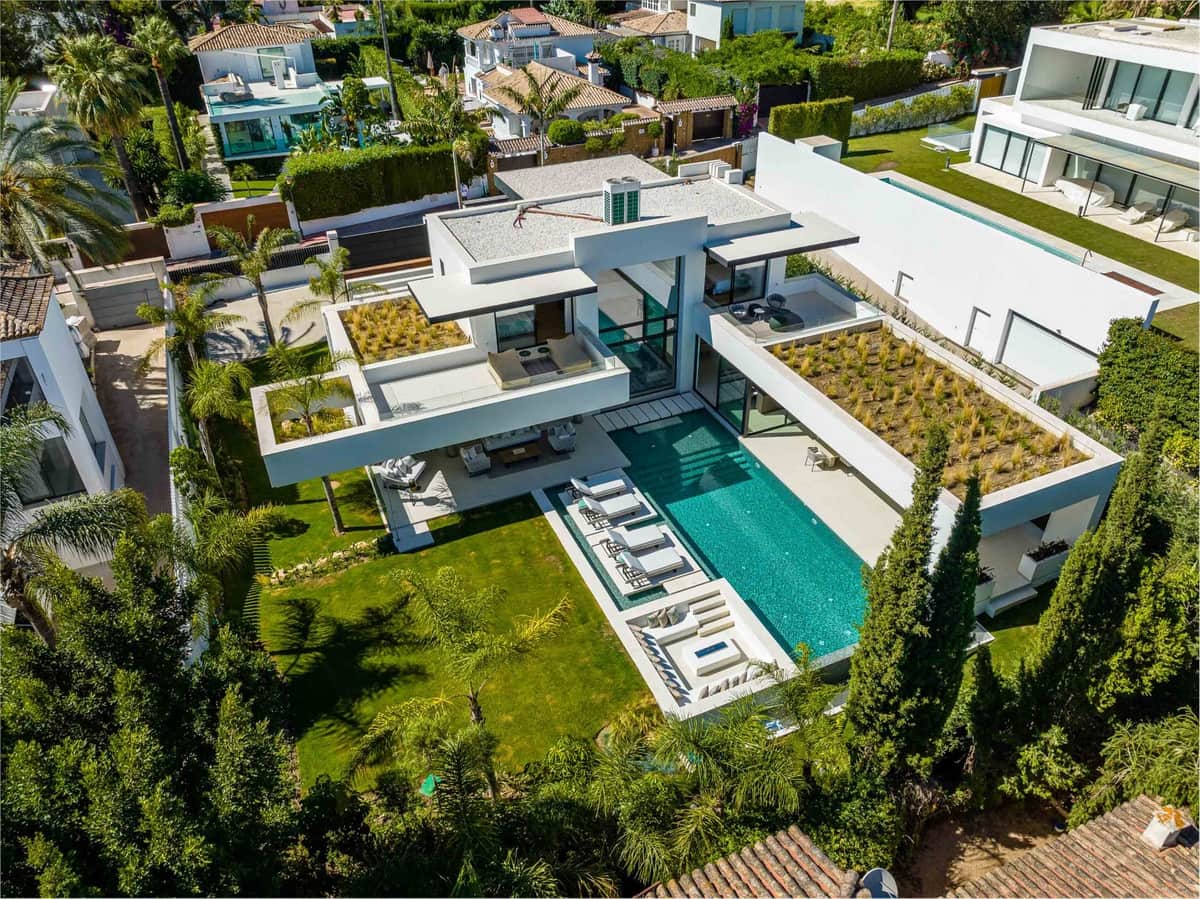 5 soverom Villa til salgs i Nueva Andalucia - € 5 995 000 (Ref: 9544515)