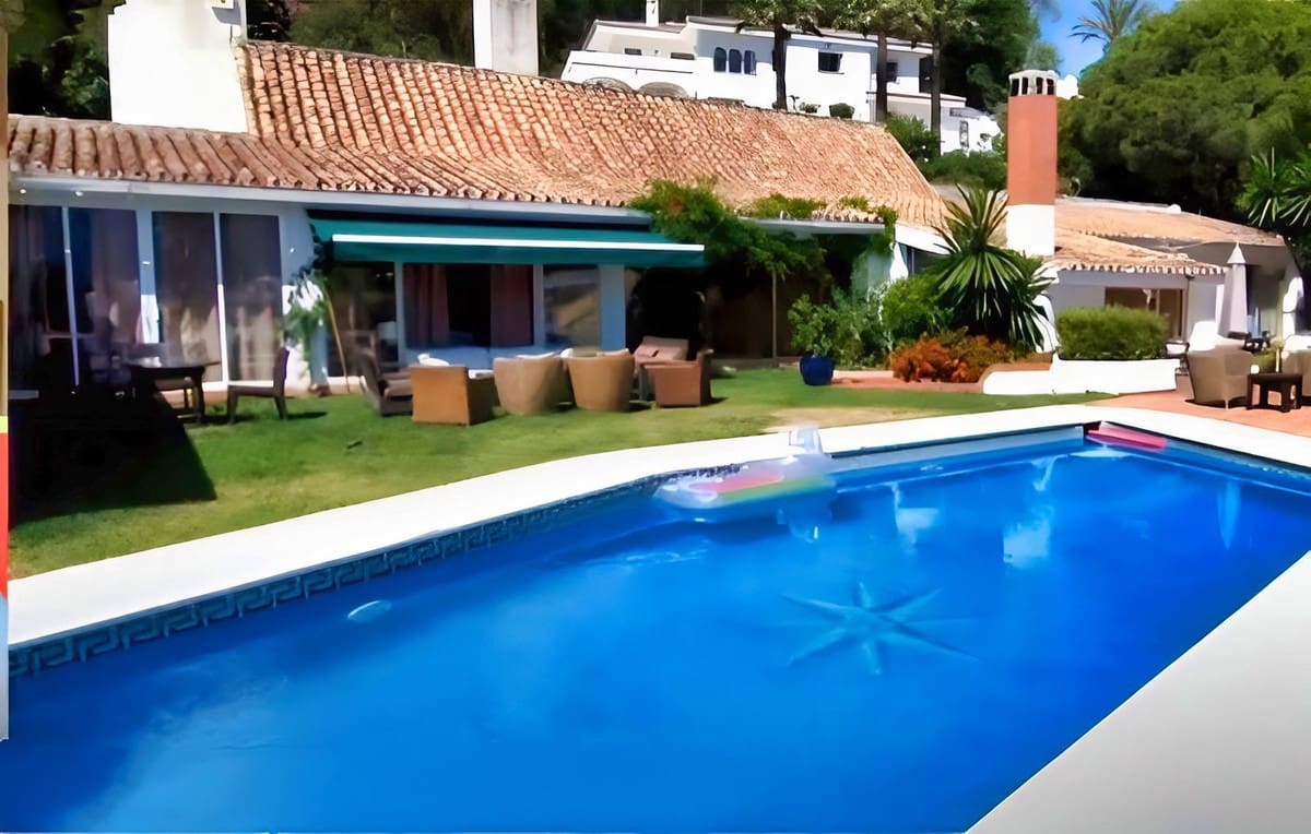 5 sypialnia Willa na sprzedaż w Nueva Andalucia z garażem - 2 800 000 € (Ref: 9544517)