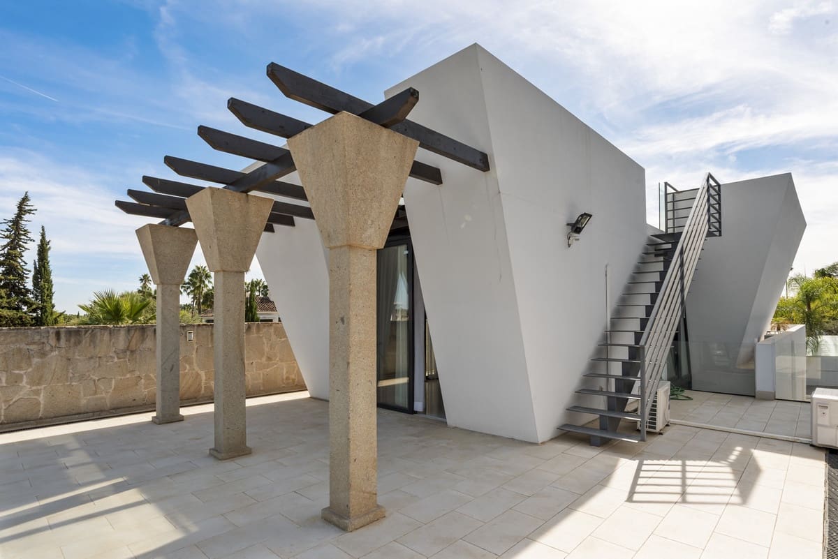 Chalet de 5 habitaciones en Nueva Andalucia en venta - 3.390.000 € (Ref: 9544519)