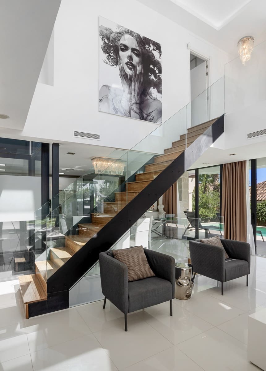 Chalet de 5 habitaciones en Nueva Andalucia en venta - 3.390.000 € (Ref: 9544519)