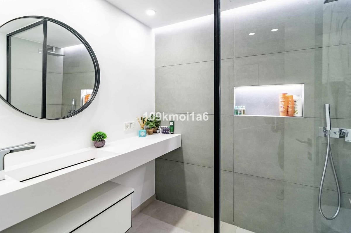 4 bedroom Villa for sale in Nueva Andalucia - € 4,495,000 (Ref: 9544520)