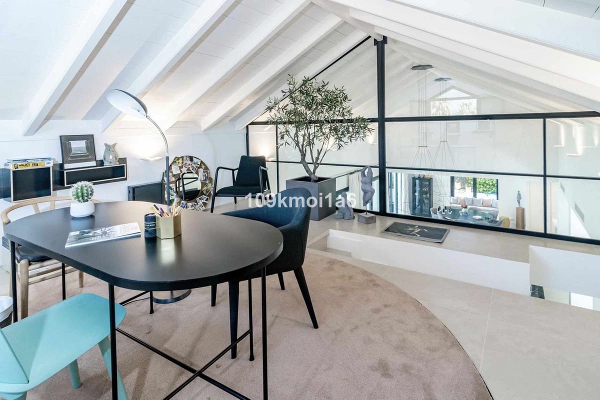 4 bedroom Villa for sale in Nueva Andalucia - € 4,495,000 (Ref: 9544520)