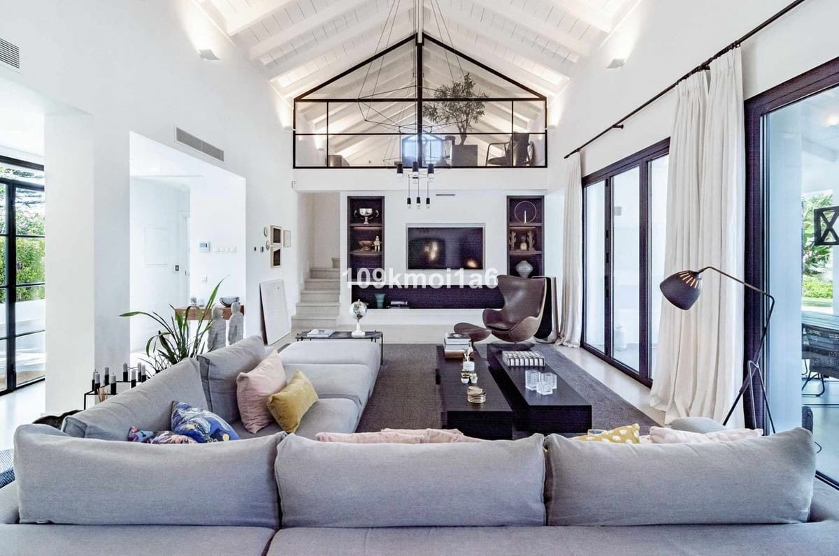 4 bedroom Villa for sale in Nueva Andalucia - € 4,495,000 (Ref: 9544520)