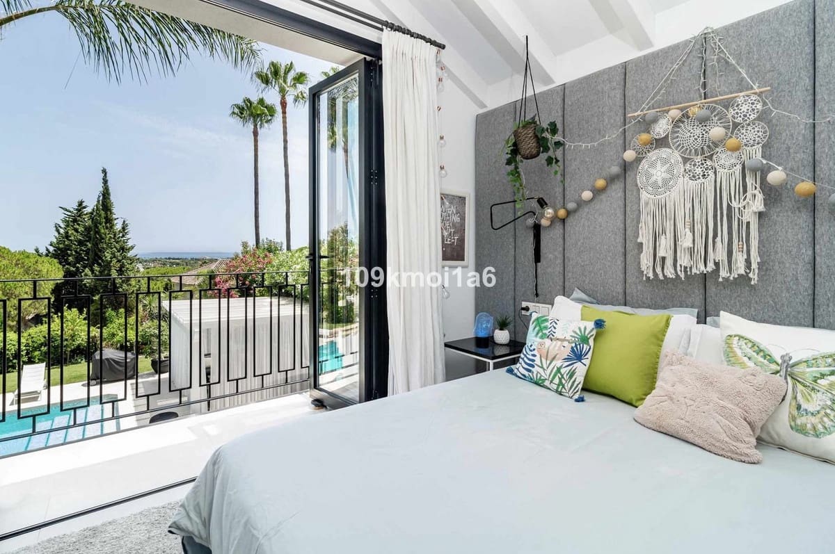 4 bedroom Villa for sale in Nueva Andalucia - € 4,495,000 (Ref: 9544520)