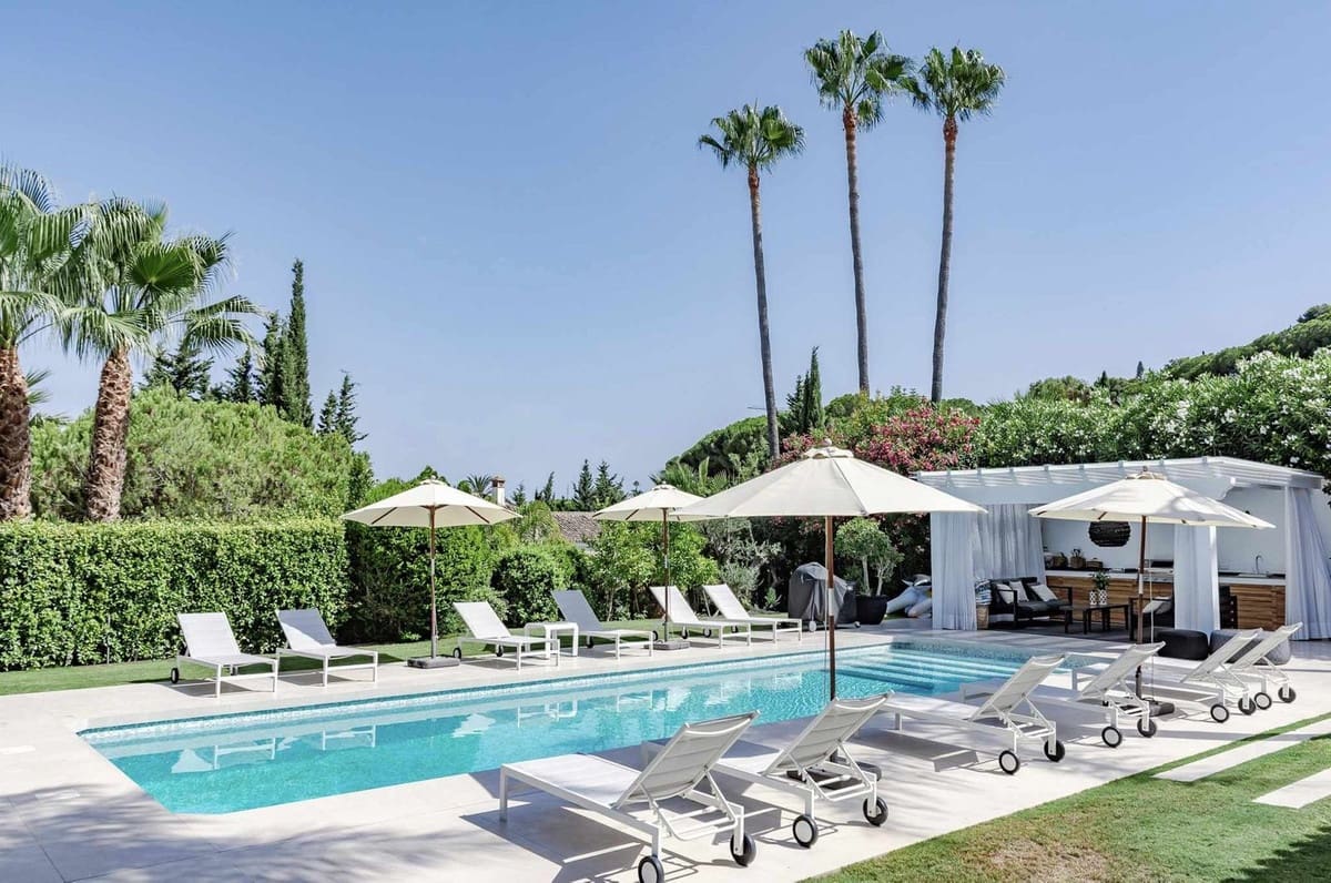 4 bedroom Villa for sale in Nueva Andalucia - € 4,495,000 (Ref: 9544520)