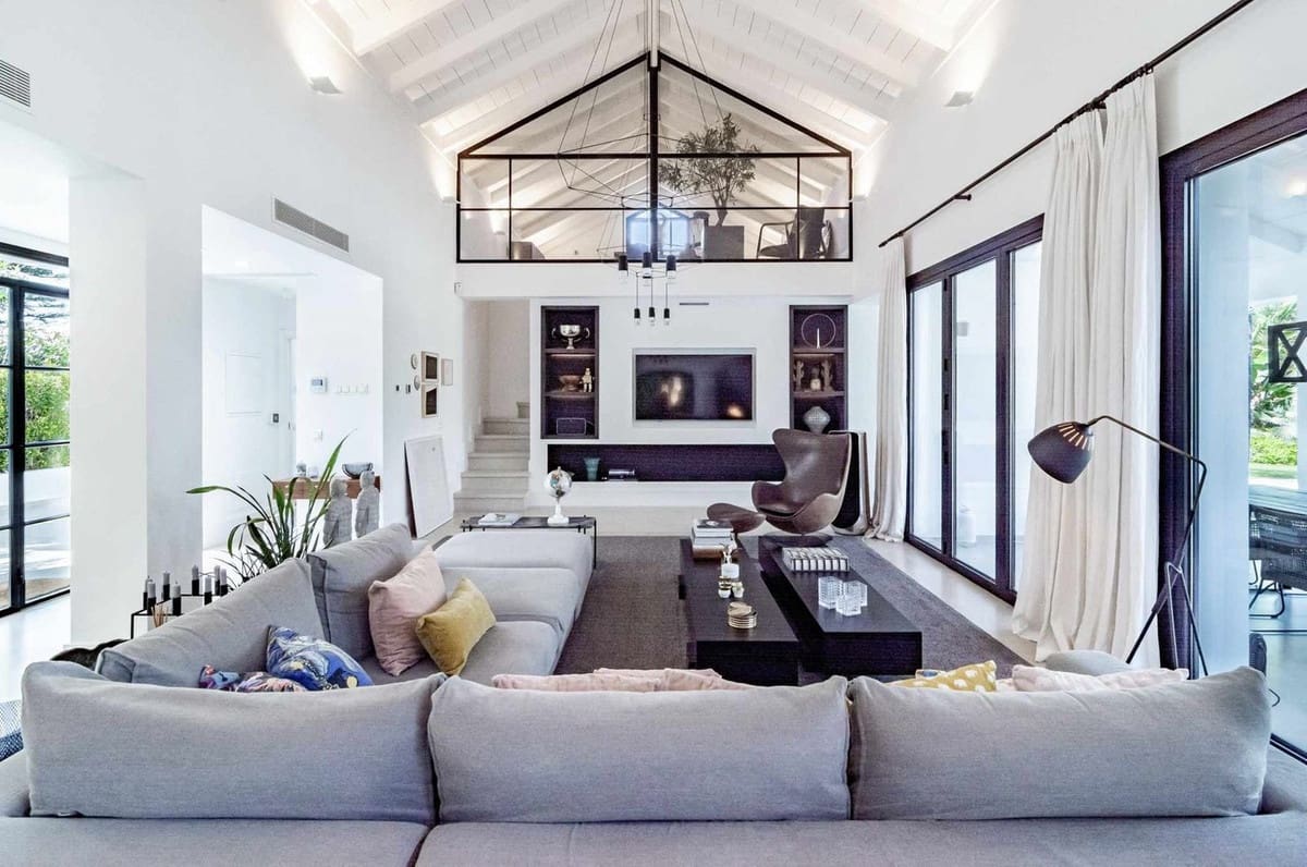 4 bedroom Villa for sale in Nueva Andalucia - € 4,495,000 (Ref: 9544520)