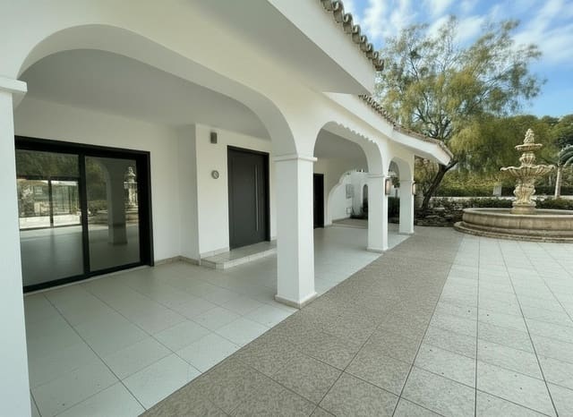 8 slaapkamer Villa te koop in Marbella - € 1.350.000 (Ref: 9544522)
