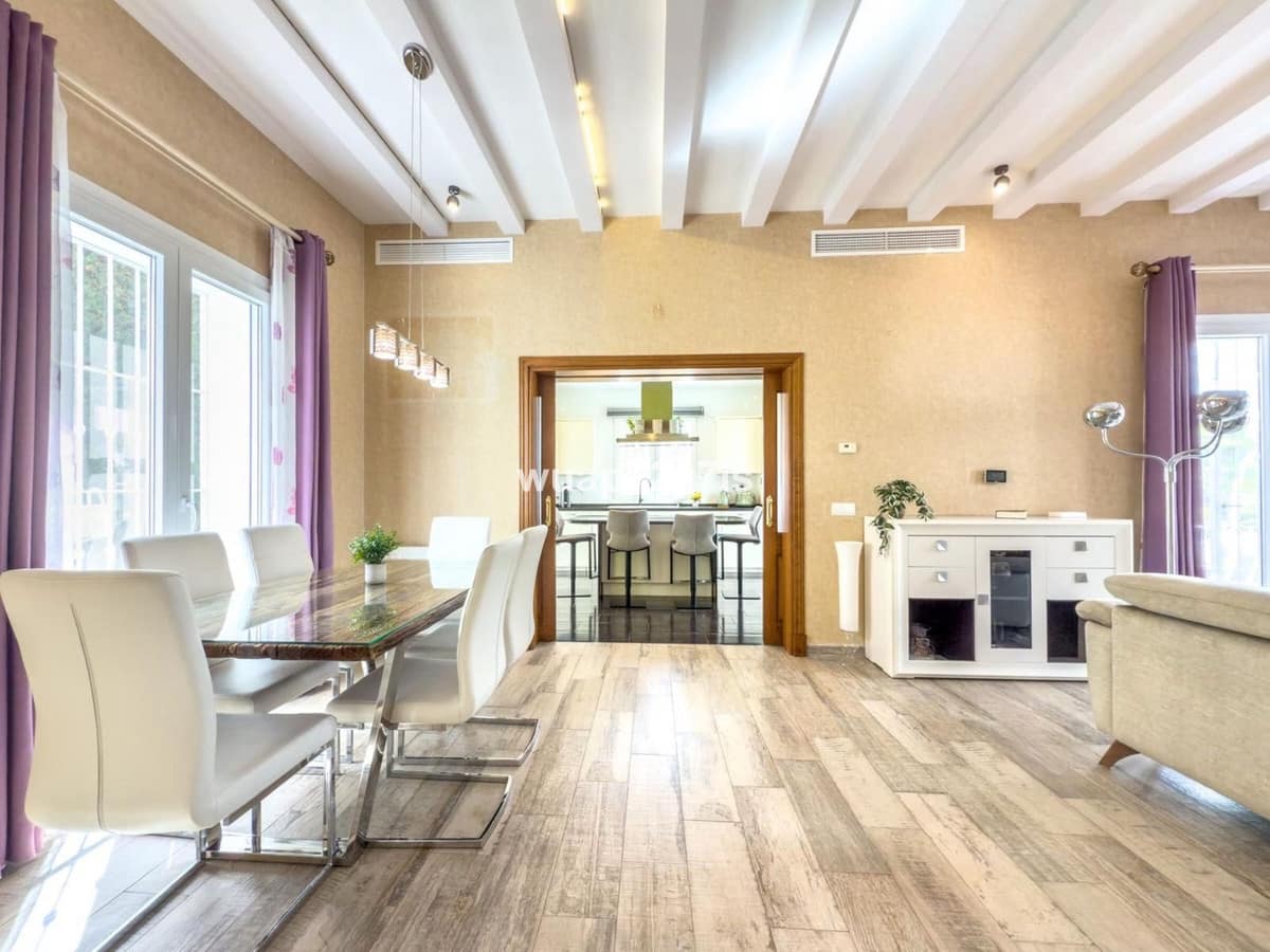 4 soveværelse Villa til salg i Istan med garage - € 999.000 (Ref: 9544523)