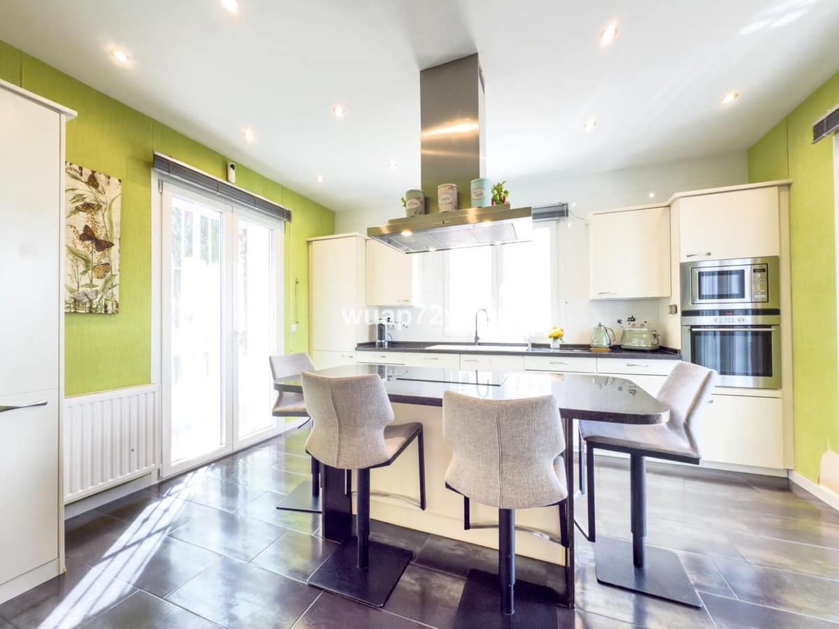 4 soveværelse Villa til salg i Istan med garage - € 999.000 (Ref: 9544523)