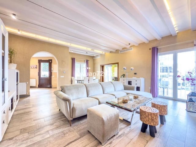 4 soveværelse Villa til salg i Istán med garage - € 999.000 (Ref: 9544523)