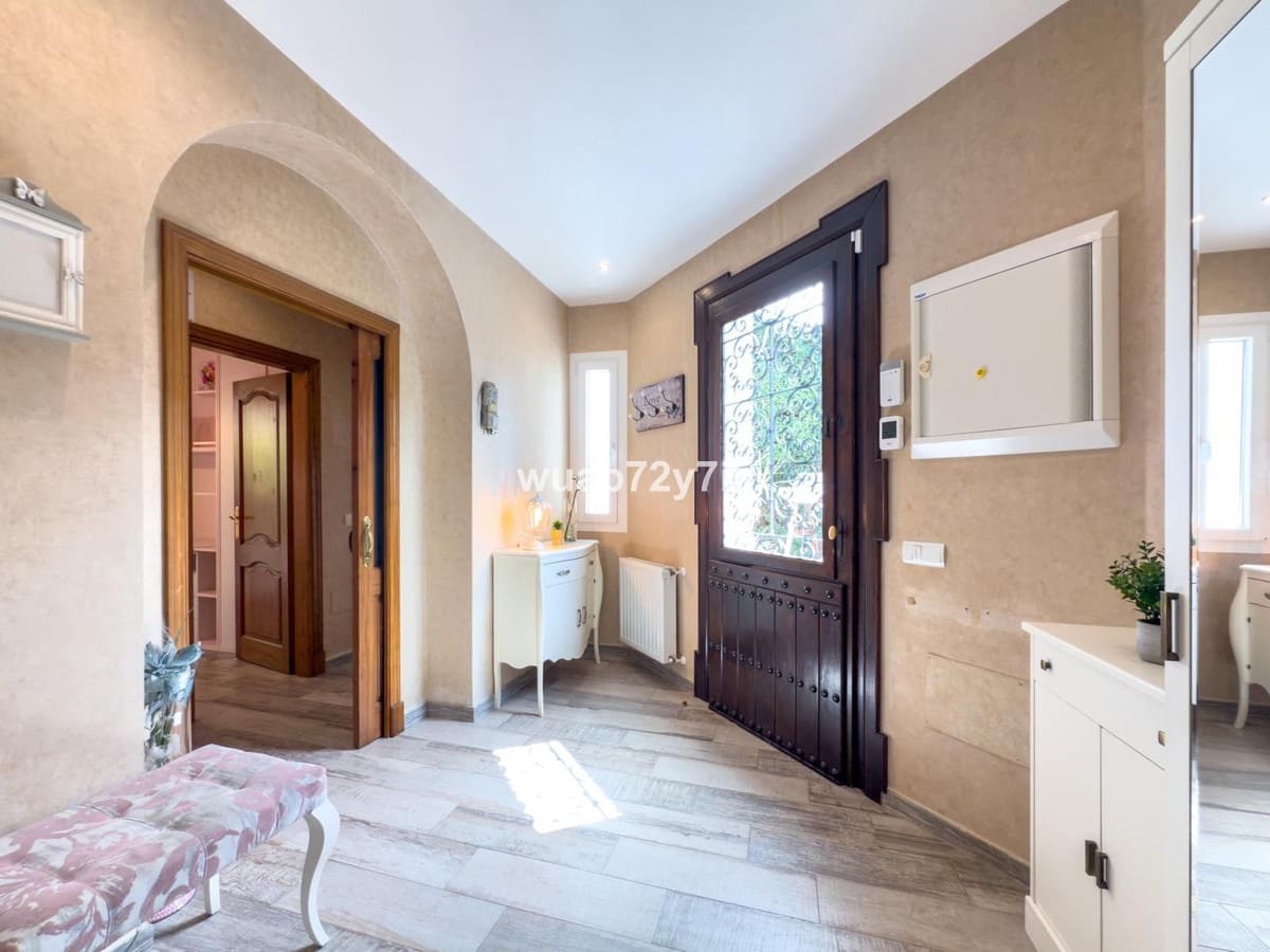 4 soveværelse Villa til salg i Istan med garage - € 999.000 (Ref: 9544523)