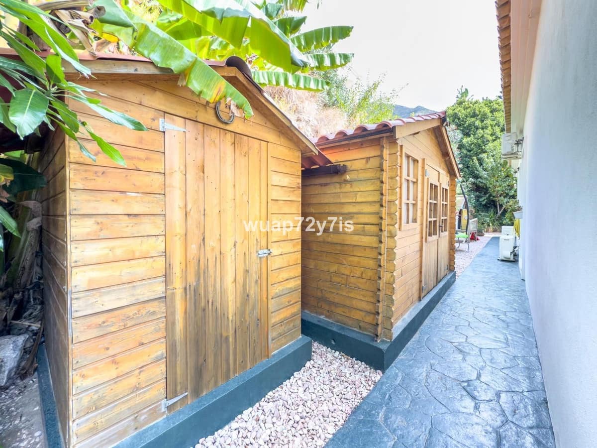 4 soveværelse Villa til salg i Istan med garage - € 999.000 (Ref: 9544523)