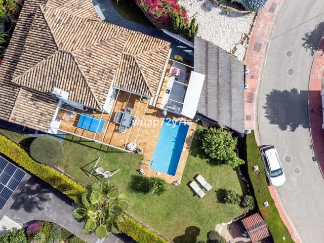 4 soveværelse Villa til salg i Istán med garage - € 999.000 (Ref: 9544523)