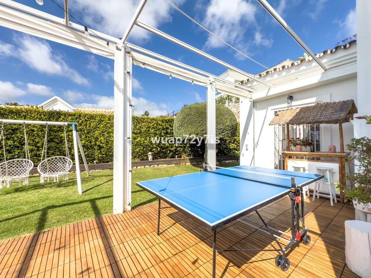 4 soveværelse Villa til salg i Istan med garage - € 999.000 (Ref: 9544523)