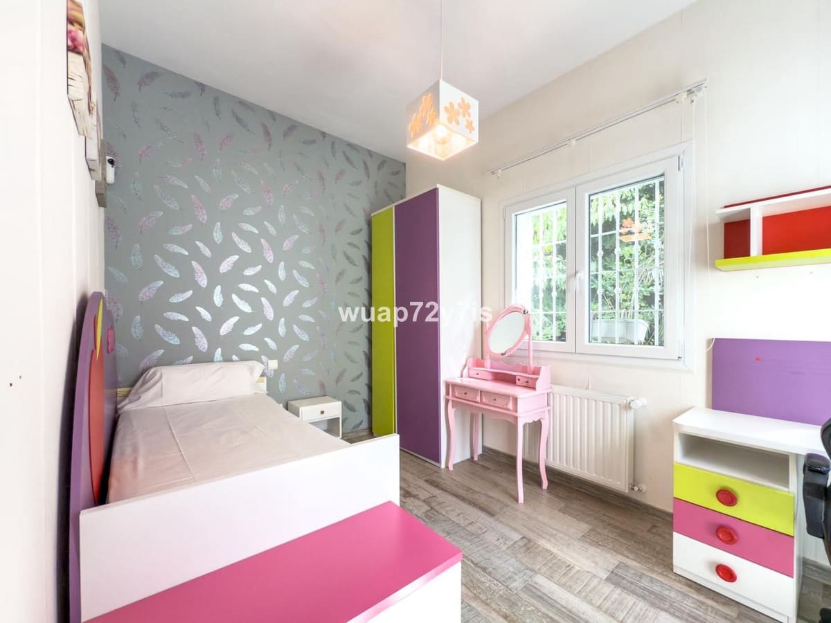 4 camera da letto Villa in vendita in Istan con garage - 999.000 € (Rif: 9544523)