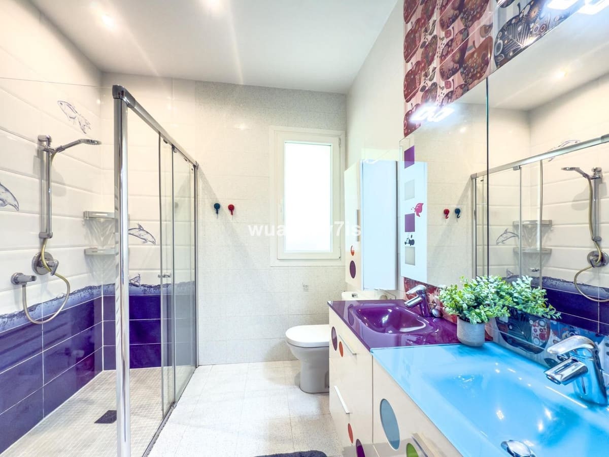 4 camera da letto Villa in vendita in Istan con garage - 999.000 € (Rif: 9544523)